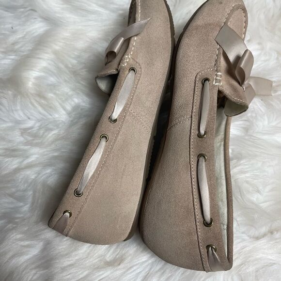 Vionic Alice  Nude Suede Leather Faux Shearling Satin Bow Loafer SZ9.5 - Picture 6 of 12